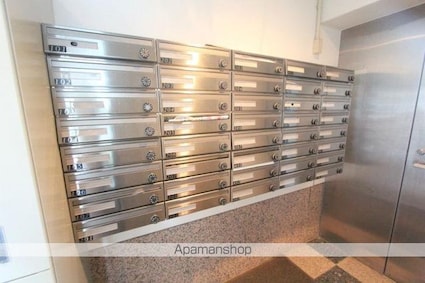 ユートピアヒルズ[3LDK/64.4m2]の共用部1