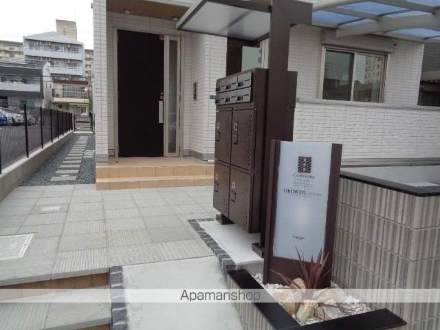 GROWTHマンションの玄関写真