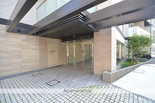 ザ・パークハビオ三軒茶屋の玄関写真