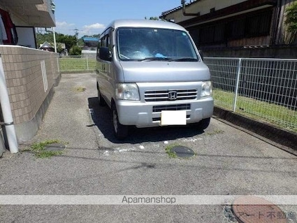 イデアルＫ[2DK/50.16m2]の駐車場2