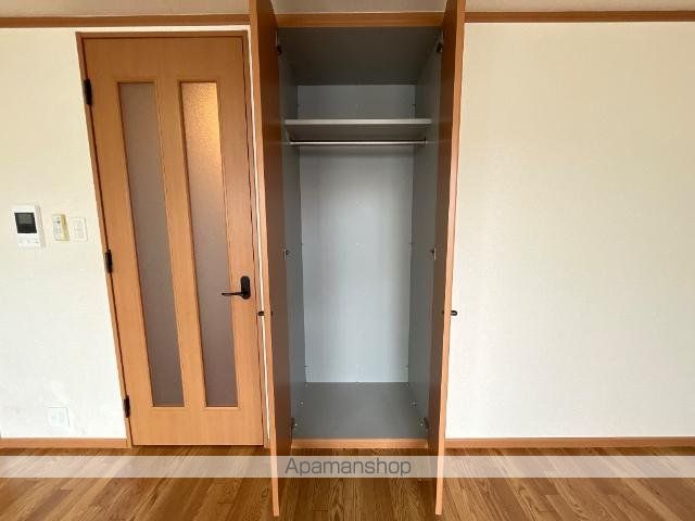 ウィスダム・Jの内装写真