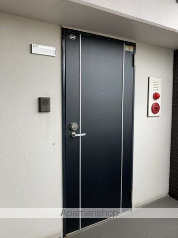 ブラスト東中通の玄関写真