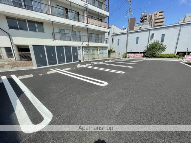 ビル・レスト淀ヶ橋[1K/29.08m2]の駐車場