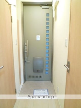 メゾンカルム[1K/28m2]の玄関