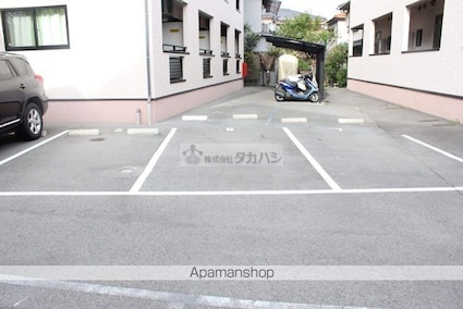 アトリア　Ａ[1K/25.27m2]の駐車場