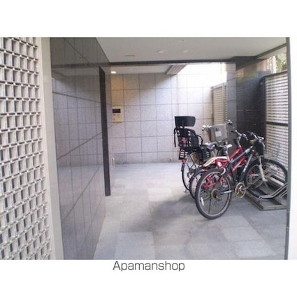 東京都世田谷区世田谷３丁目[1SLDK/86.22m2]の共用部