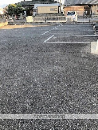 レオパレスパストラル甲斐[1K/28.02m2]の駐車場