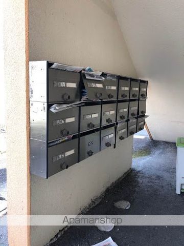モンパレ渡鹿 B棟の玄関写真