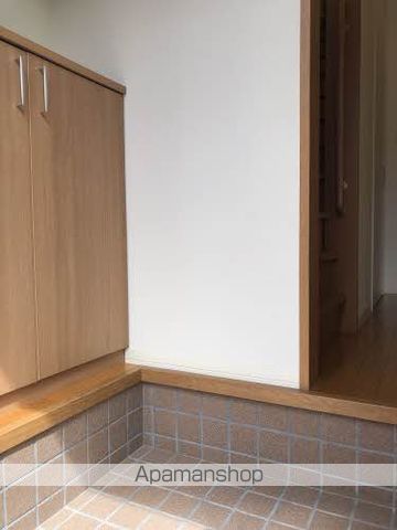 ヴィレッタ ジョイオーサ・セレナの内装写真