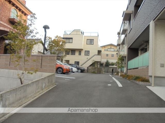 和歌山県和歌山市岡山丁[2LDK/57.55m2]の駐車場4