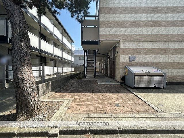レオパレス堤方の玄関写真