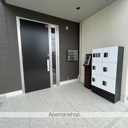 プティペル[1LDK/52.96m2]のエントランス1