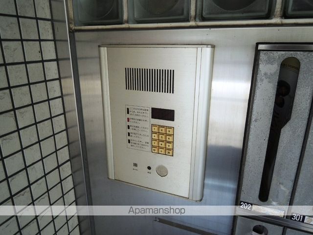 グランリッチ園田の玄関写真