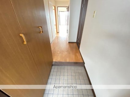 ルネコート太田[3LDK/77.64m2]の玄関