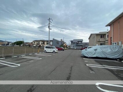 クレール　ハピネスＡ[1LDK/46.68m2]の駐車場