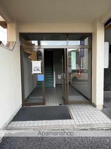 第二松田ビルの玄関写真