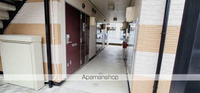 レオパレスグローリーMHKYの玄関写真