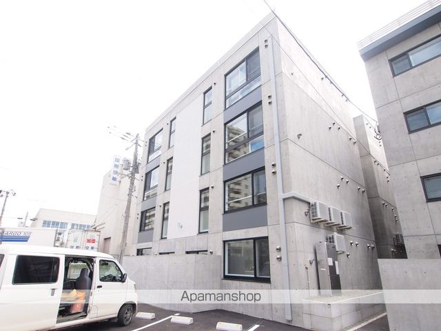 G EASTの外観写真
