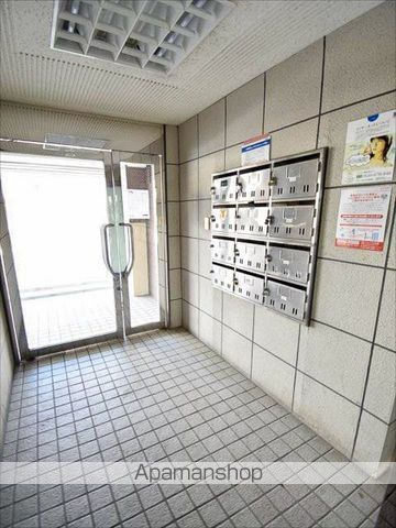 ジオン真栄の玄関写真