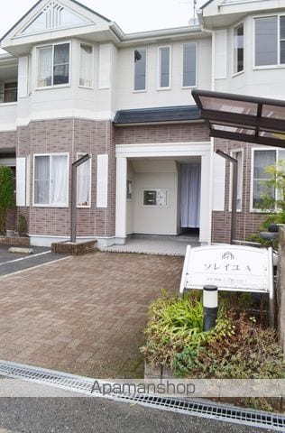 ソレイユAの玄関写真