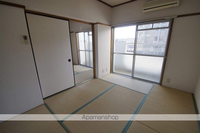 新地マンション B棟の内装写真