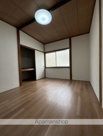 AWESOME TAGATAの内装写真