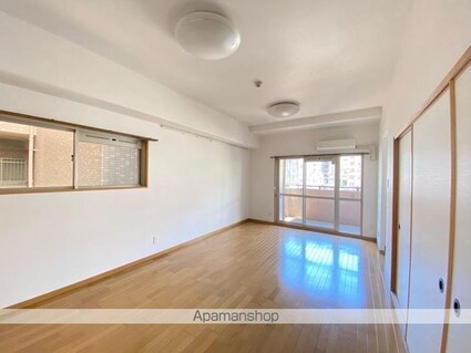 サーパスシティ栗林[2LDK/68.31m2]のリビング・居間