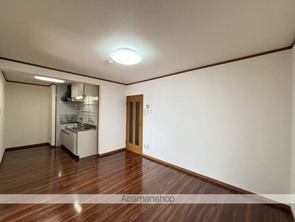 マンションＲＥＦＩＮＡＤＯ[3LDK/64.92m2]のリビング・居間2