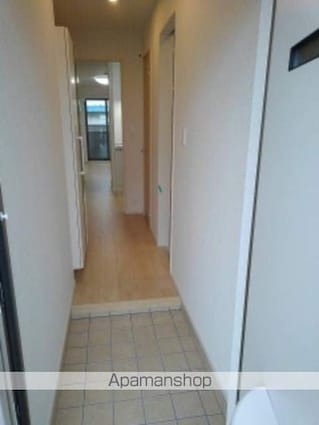 ラヴィエール[1R/34.15m2]の玄関