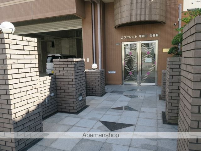 グロース・エレガント岸和田弐番館の玄関写真
