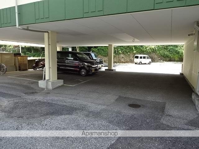 コーポＭＩＫＩ　Ⅰ南棟[1R/22.27m2]の駐車場
