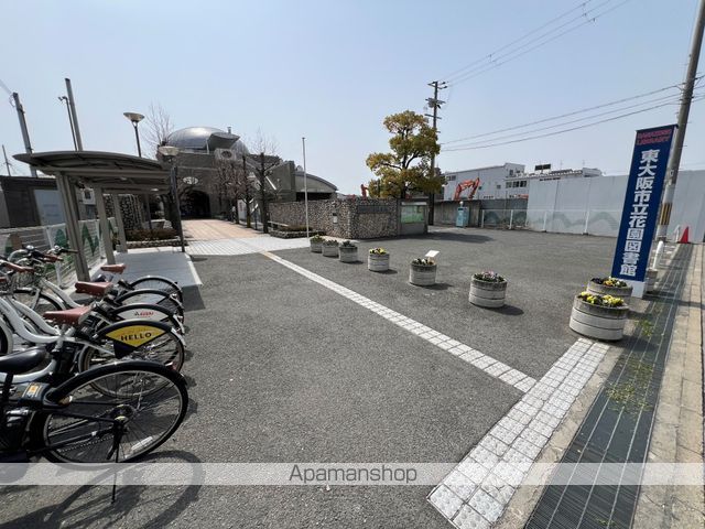 レクサスの周辺写真