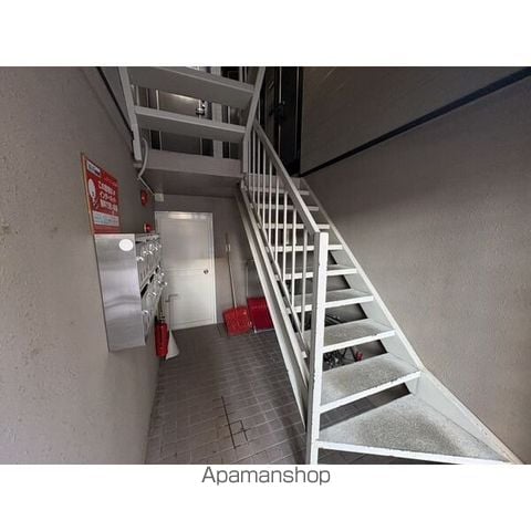 フォーシーズンの玄関写真