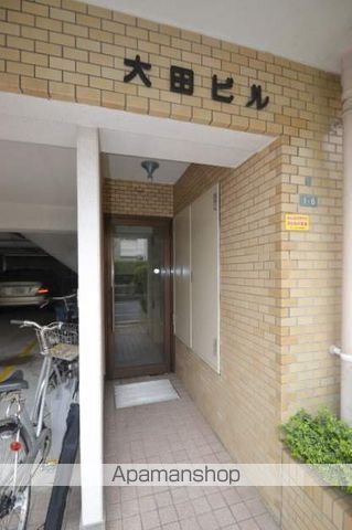 大田ビルの玄関写真