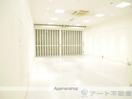 第７コートエル（テナント）[1R/372.42m2]のリビング・居間3