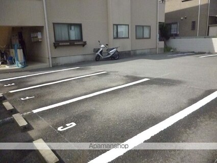 和歌山県和歌山市松ケ丘１丁目[3LDK/59.66m2]の駐車場1