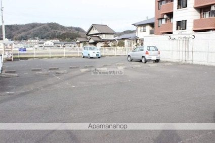 アルボーレ[2LDK/55.78m2]の駐車場