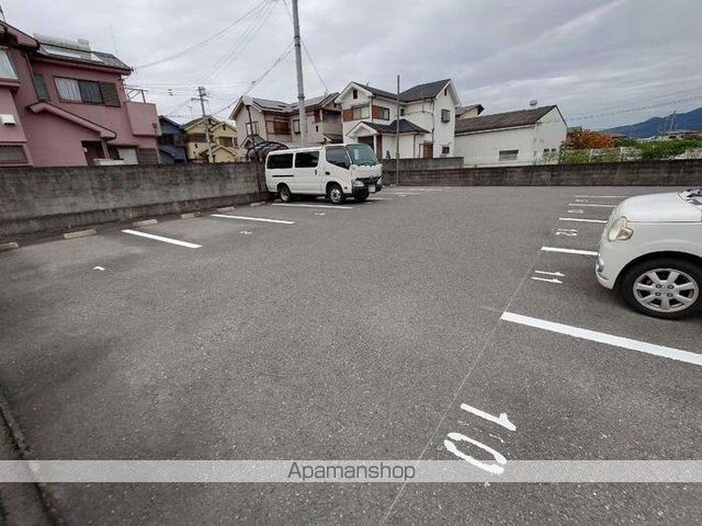 サンシャイン・ヒルズ[2LDK/58.07m2]の駐車場