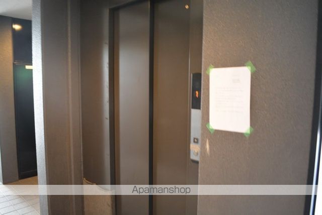 センチュリーコートの玄関写真