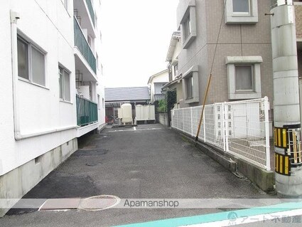 コーポラス堀内[3LDK/64m2]の駐車場
