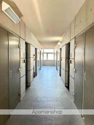 滋賀県大津市平津１丁目[1K/25m2]の駐車場2
