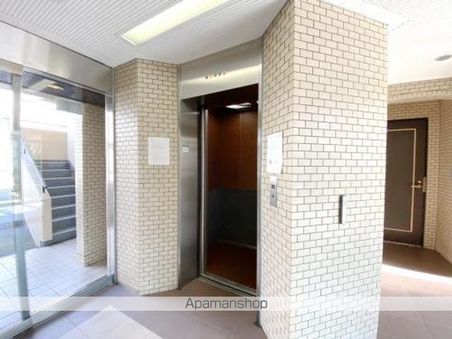 クレインヒルズ大森の玄関写真