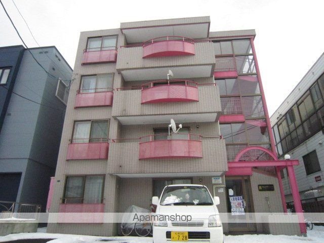 ローヤルハイツ新川の玄関写真