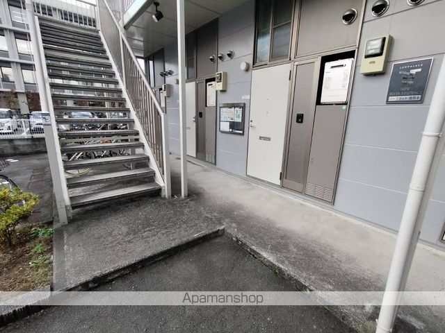 レオパレスパークサイド南熊本の玄関写真