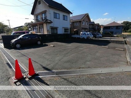 レオパレスウィル[1K/19.87m2]の駐車場2