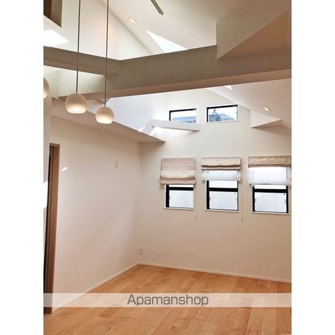 detached 東京都目黒区南１丁目確認中

地図を見る