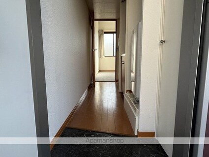 レオパレスグランデⅥ[1K/19.87m2]の玄関