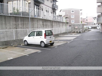 アートプラザ１２４[1K/26.94m2]の駐車場1