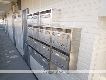 滋賀県彦根市川瀬馬場町[1K/33.12m2]のエントランス3