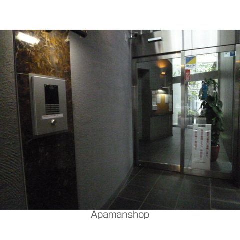 グランドメゾン三軒茶屋の玄関写真